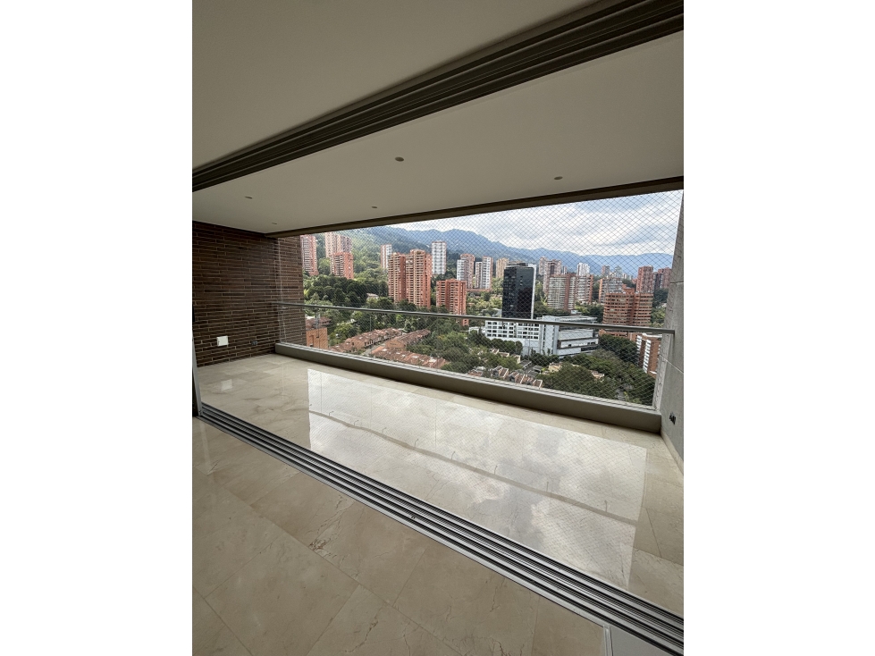 ESPECTACULAR APARTAMENTO En el poblado, Medellín