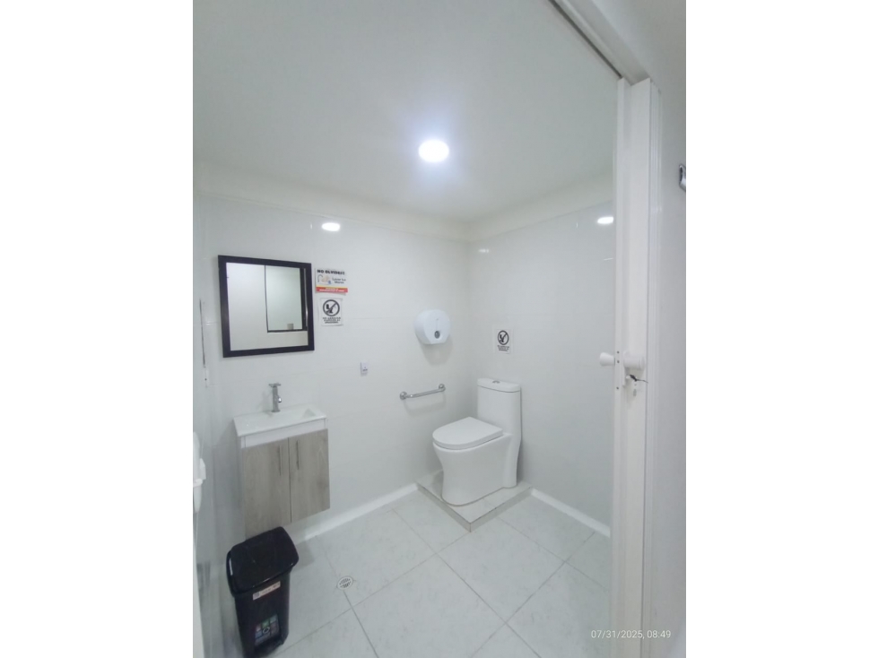 LOCAL- OFICINA EN ARRIENDO — foto 5