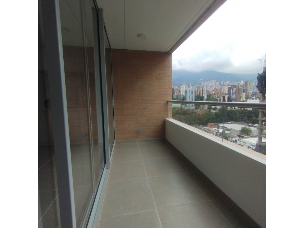 APARTAMENTO EN ARRIENDO SECTOR CIUDAD DEL RIO — foto 3
