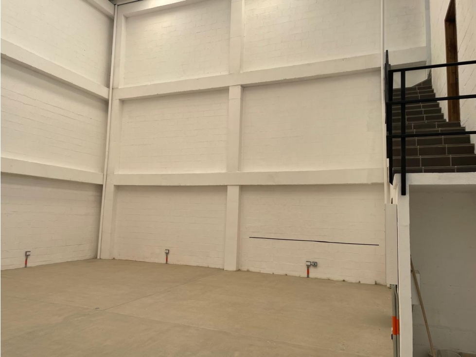 BODEGA EN ARRIENDO EN RIONEGRO - 2