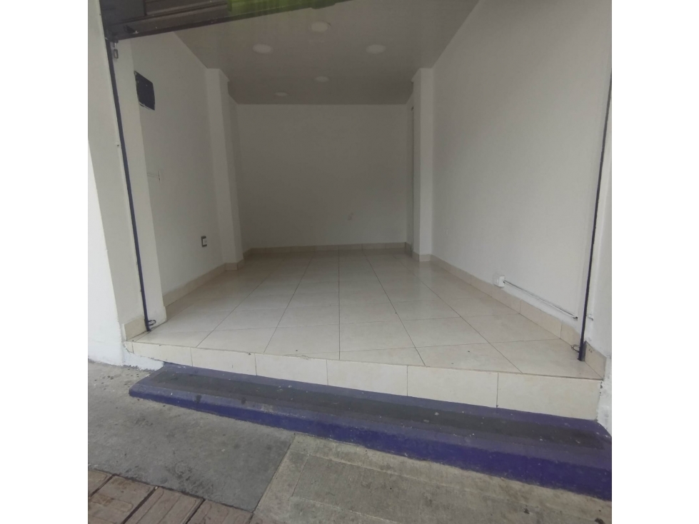 LOCAL COMERCIAL EN ARRIENDO SECTOR FERRARA — foto 2