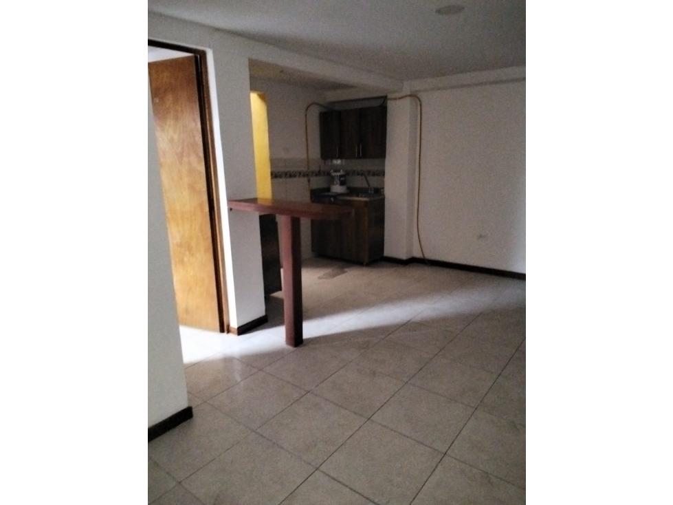 APARTAMENTO EN ARRIENDO SECTOR LA COLINA — foto 2