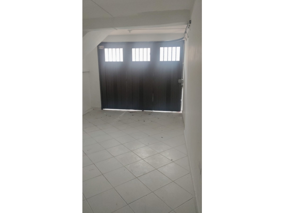 LOCAL EN ARRIENDO SECTOR SANTAMARIA - 1