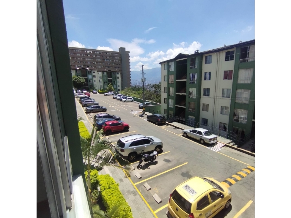 APARTAMENTO EN URBANIZACIÓN CALAZANIA II — foto 2
