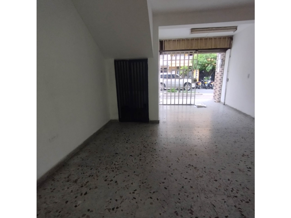 LOCAL EN ARRIENDO SECTOR SANTAMARIA - 3