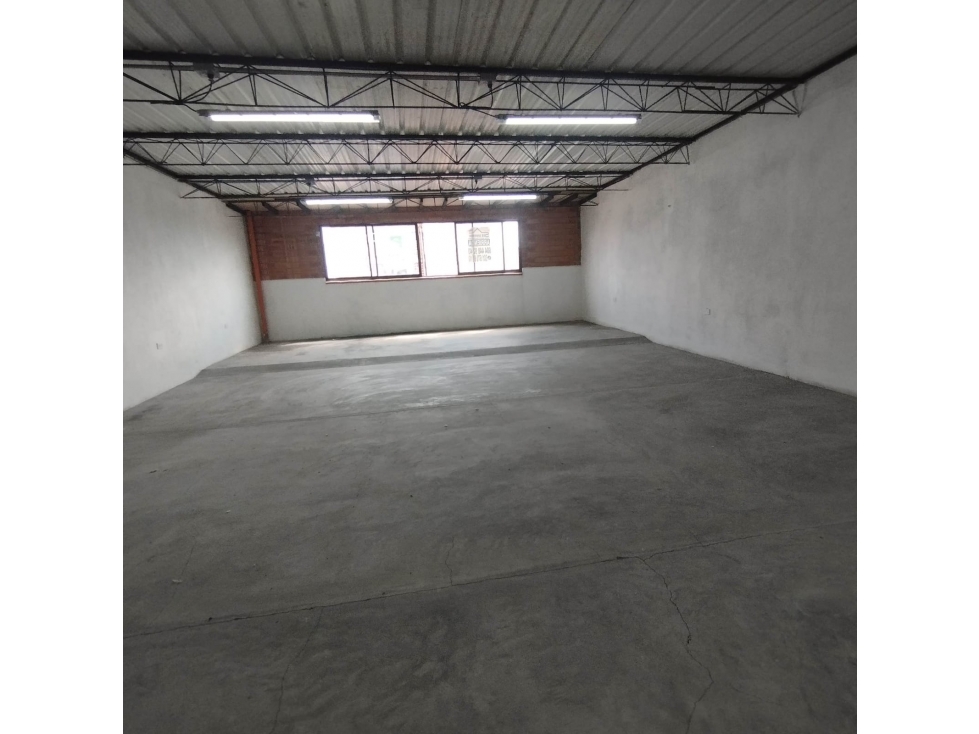 LOCAL EN ARRIENDO SECTOR SANTAMARIA - 3