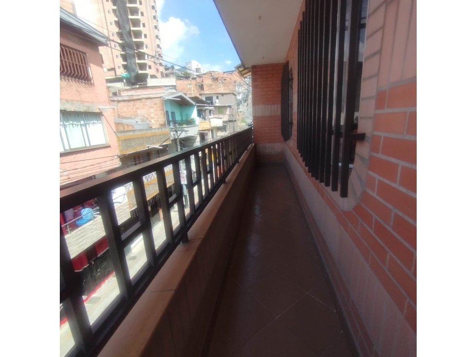 APARTAMENTO DE DOS NIVELES CERCA AL PARQUE DE ITAGUI — foto 3
