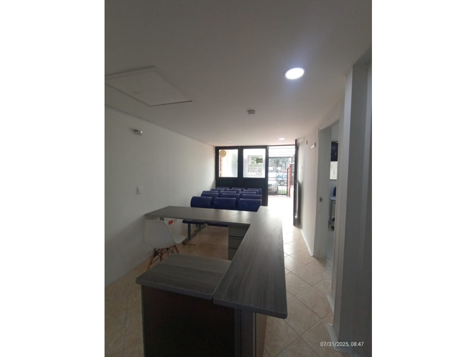 LOCAL- OFICINA EN ARRIENDO — foto 4