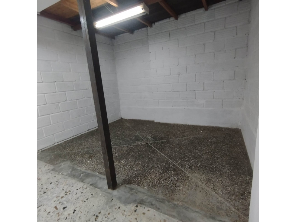 LOCAL EN ARRIENDO SECTOR SANTAMARIA - 6