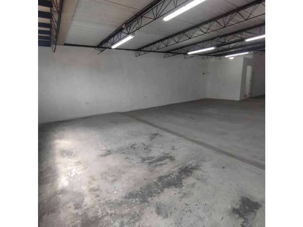 LOCAL EN ARRIENDO SECTOR SANTAMARIA - 1