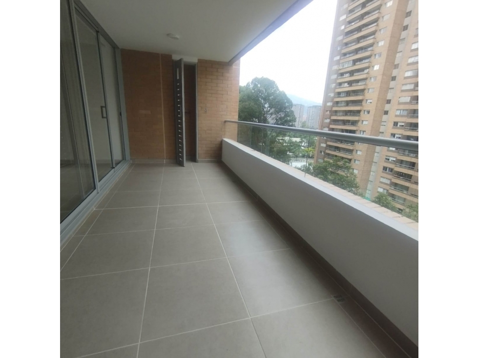 APARTAMENTO EN ARRIENDO SECTOR CIUDAD DEL RIO — foto 2