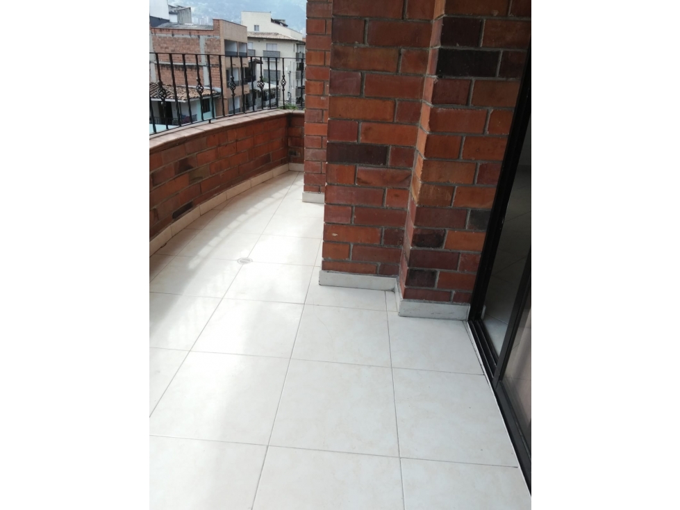 APARTAMENTO EN ARRIENDO SECTOR SANTAMARIA — foto 2