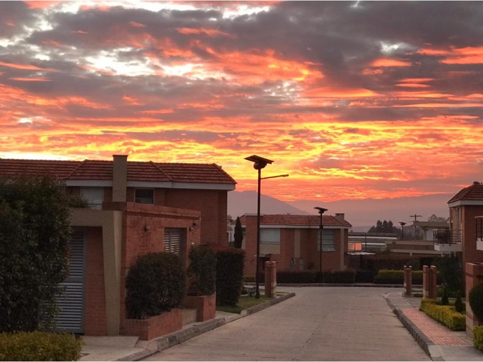 SE VENDE CASA EN CAJICA SECTOR MANAS