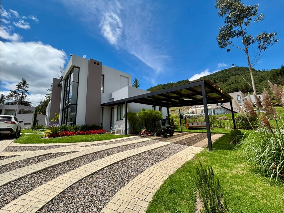 Se vende casa en vía la Calera-Sopó
