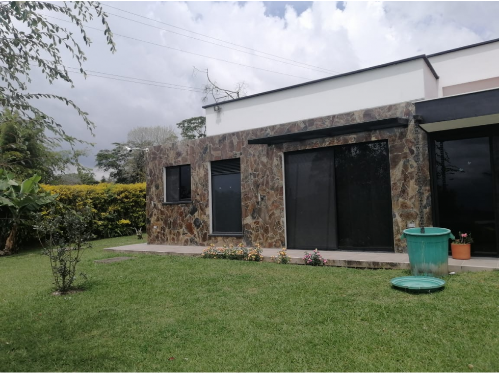 Hermosa Casa vía circasia - 2