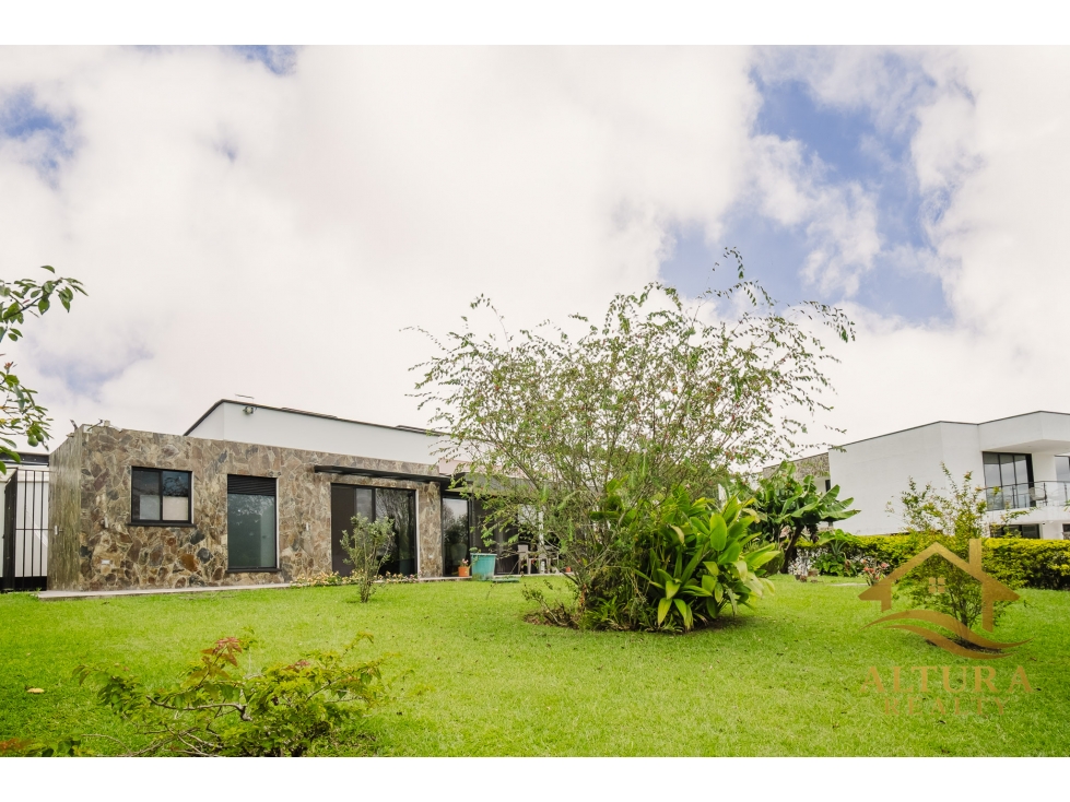 SE VENDE CASA CAMPESTRE EN CONJUNTO CERRADO CIRCASIA QUINDIO