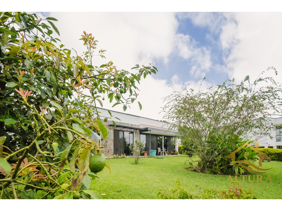 SE VENDE CASA CAMPESTRE EN CONJUNTO CERRADO CIRCASIA QUINDIO — foto 2