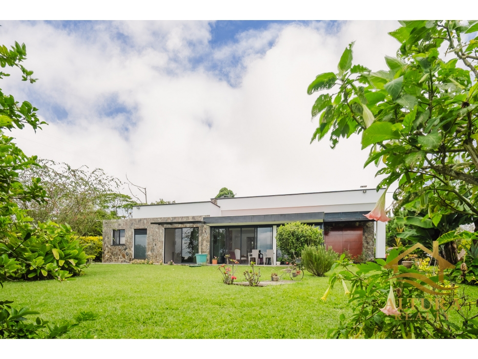 SE VENDE CASA CAMPESTRE EN CONJUNTO CERRADO CIRCASIA QUINDIO — foto 3