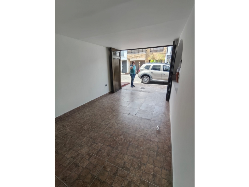 Amplia e iluminada casa en Corales, Pereira — foto 2