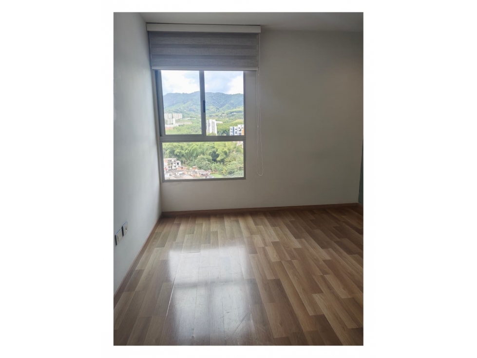 Apto con vista privilegiada, pqueadero y cuarto útil. Dosquebradas. — foto 4