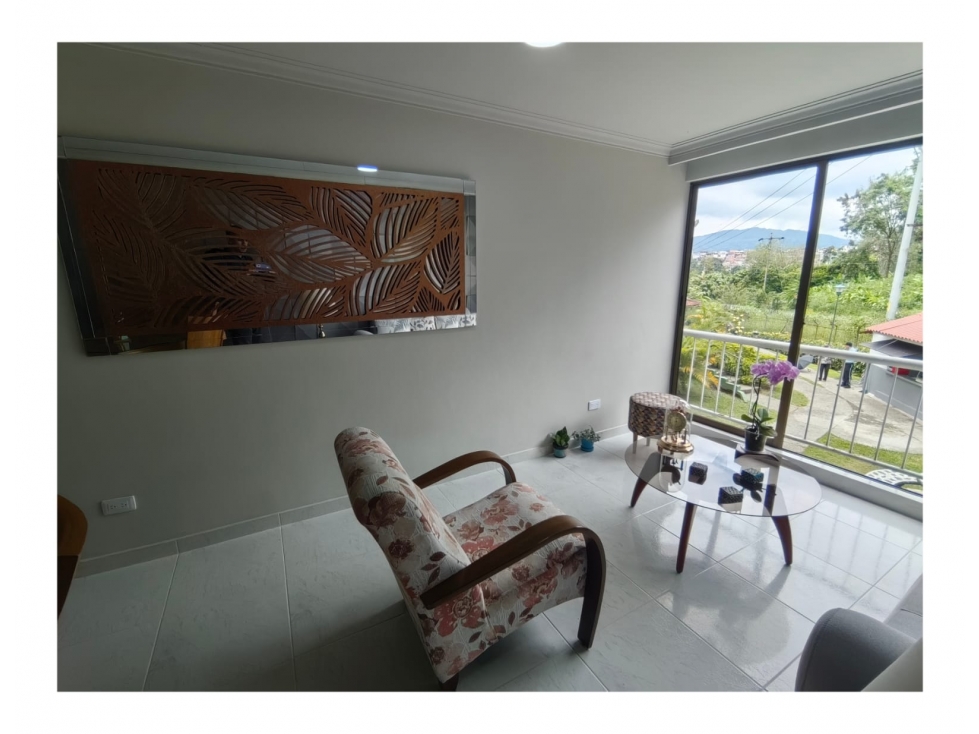 Espectacular apartamento, bien iluminado + Un parqueadero techado. — foto 5