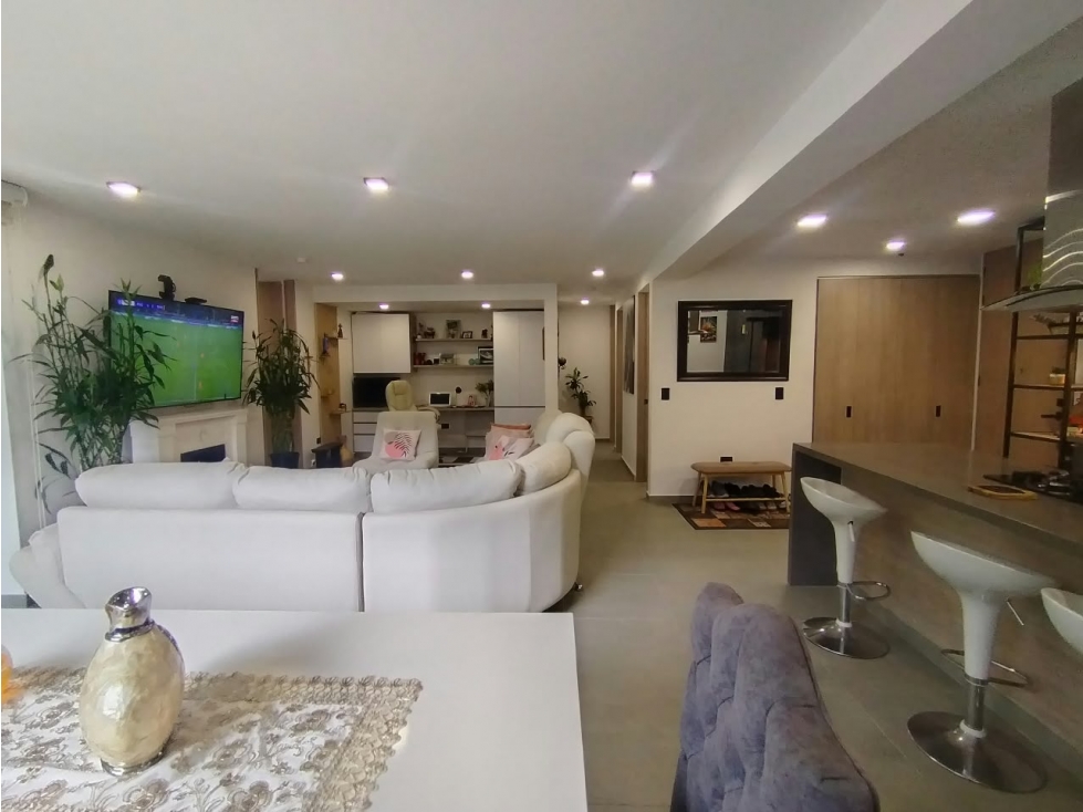 Oportunidad, Amplio apartamento más dos parqueaderos, Cerritos. - 2