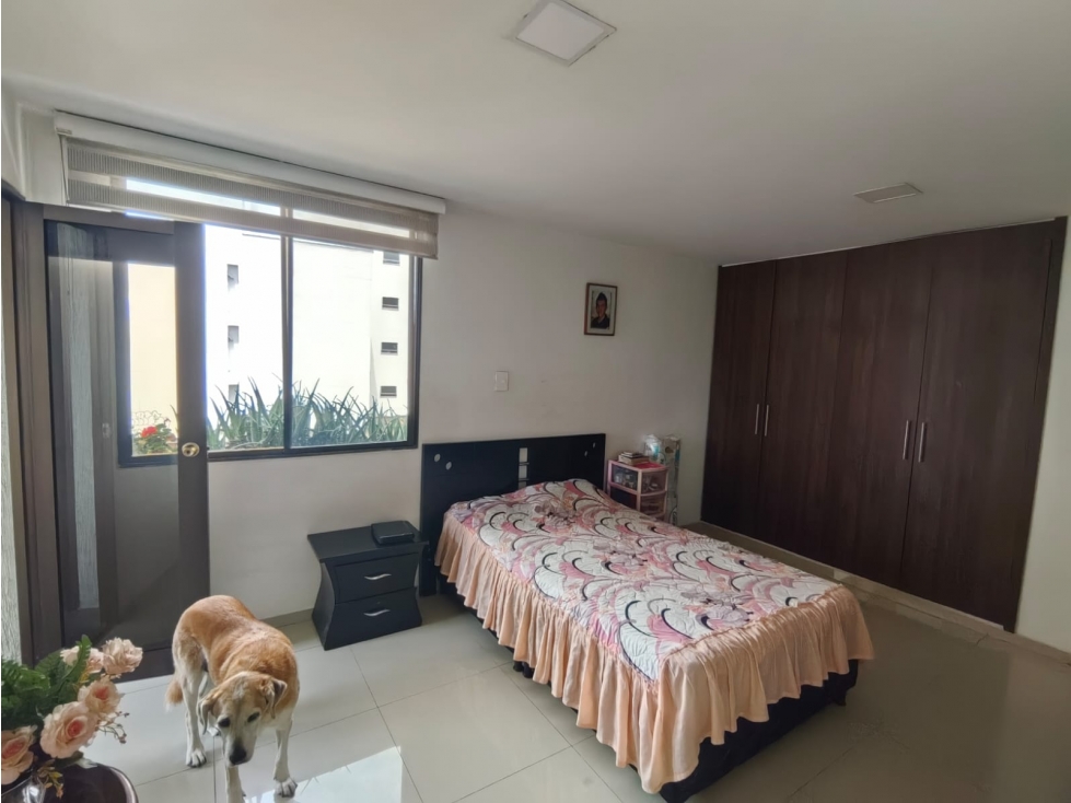Amplio apartamento, frente a Megacentro, Pinares. — foto 5