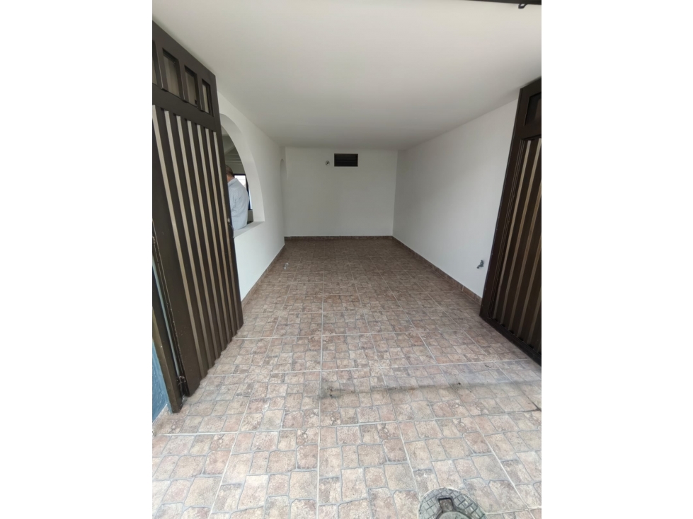 Amplia e iluminada casa en Corales, Pereira — foto 3
