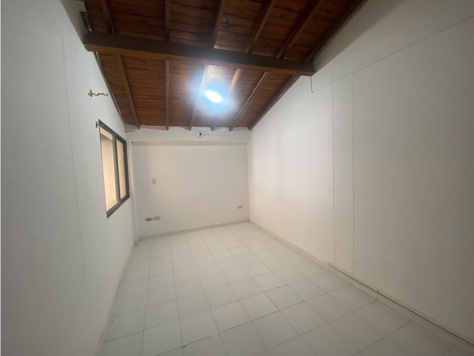Se Vende Amplia Casa en Corales, Excelente Ubicación y Gran Espacio — foto 5