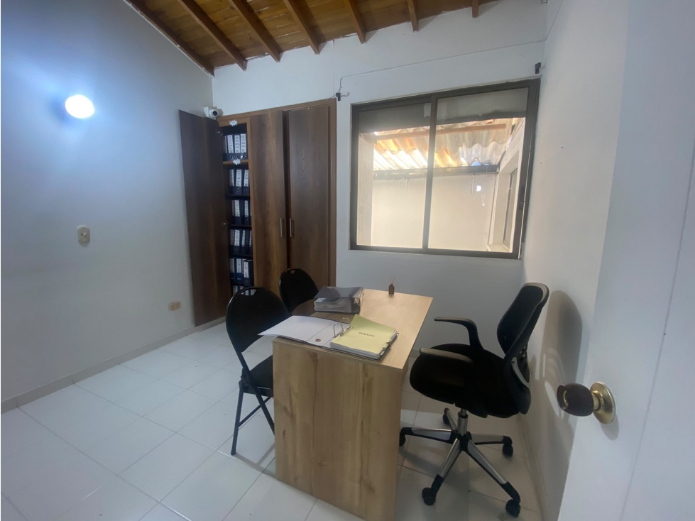 Se Vende Amplia Casa en Corales, Excelente Ubicación y Gran Espacio — foto 6