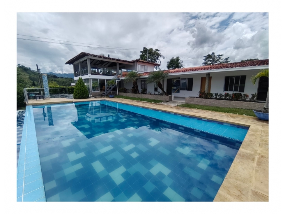 SE VENDE HERMOSA CASA CAMPESTRE EN COMBIA
