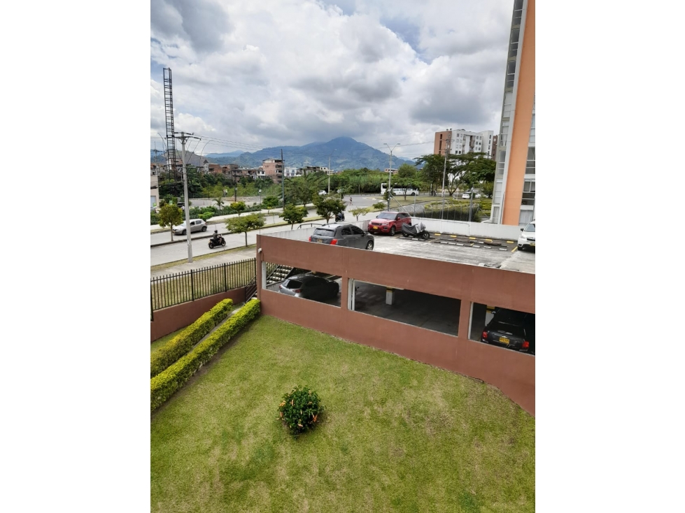 Apartamento hermoso, lleno de luz en Alquiler en Pereira — foto 2