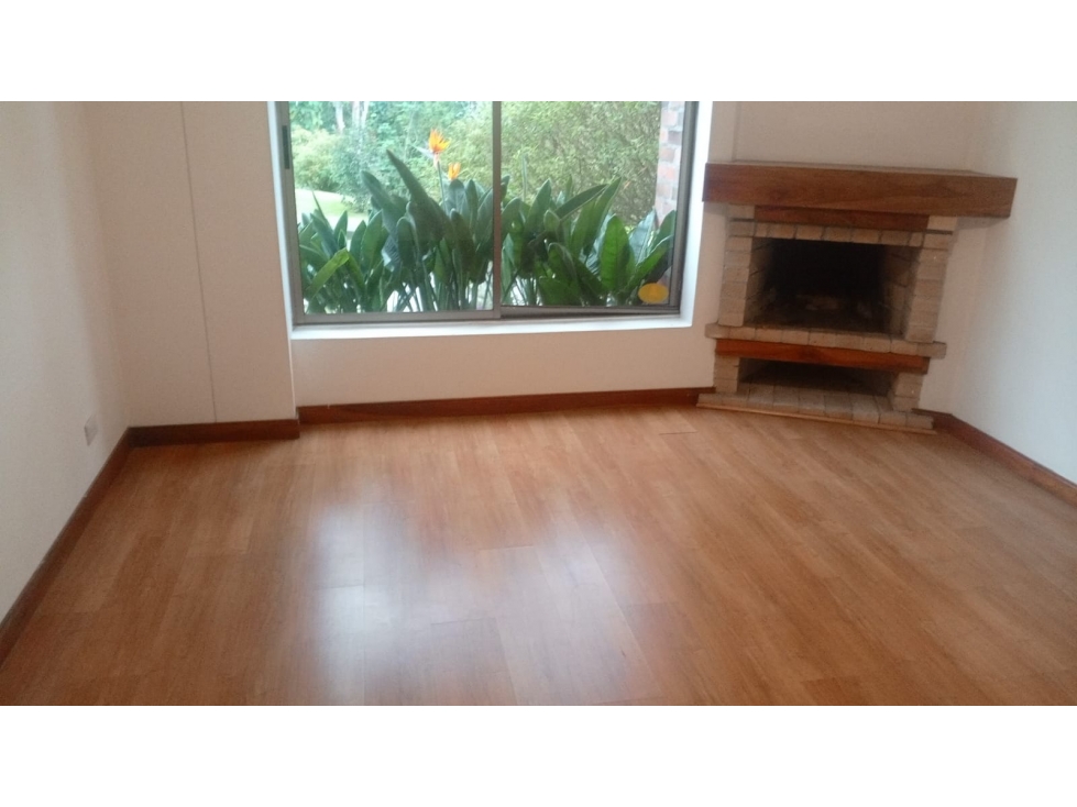 HERMOSA CASA EN VENTA LOMA VERDE