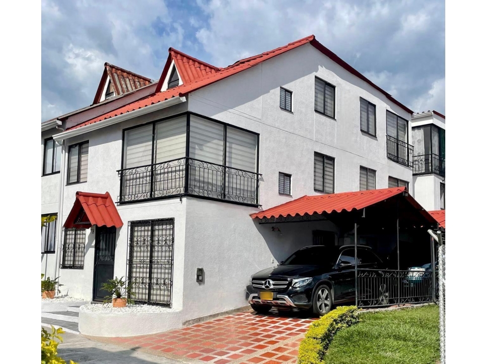 Se vende espectacular Casa en conjunto cerrado Pereira