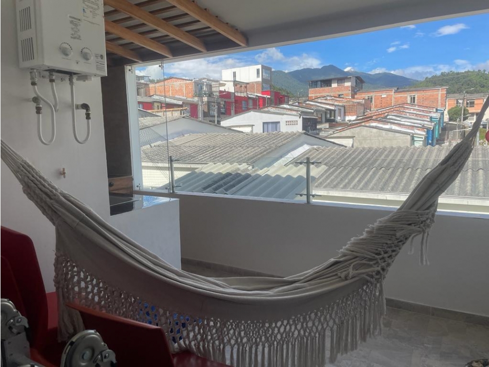 SE VENDE CASA EN VIVEROS