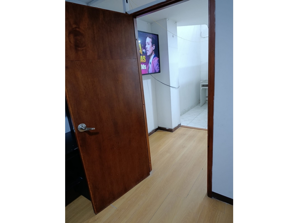 SE VENDE APARTAESTUDIO EN ZONA EXCLUSIVA DE LA CIUDAD — foto 3