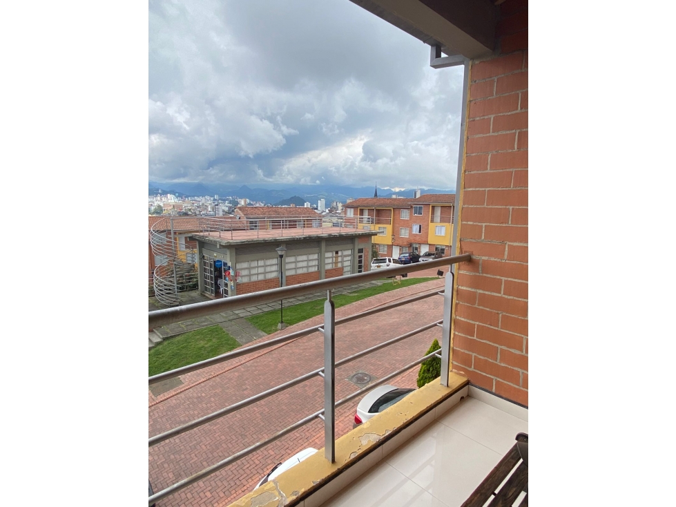 SE VENDE AMPLIA CASA EN CAMPOHERMOSO
