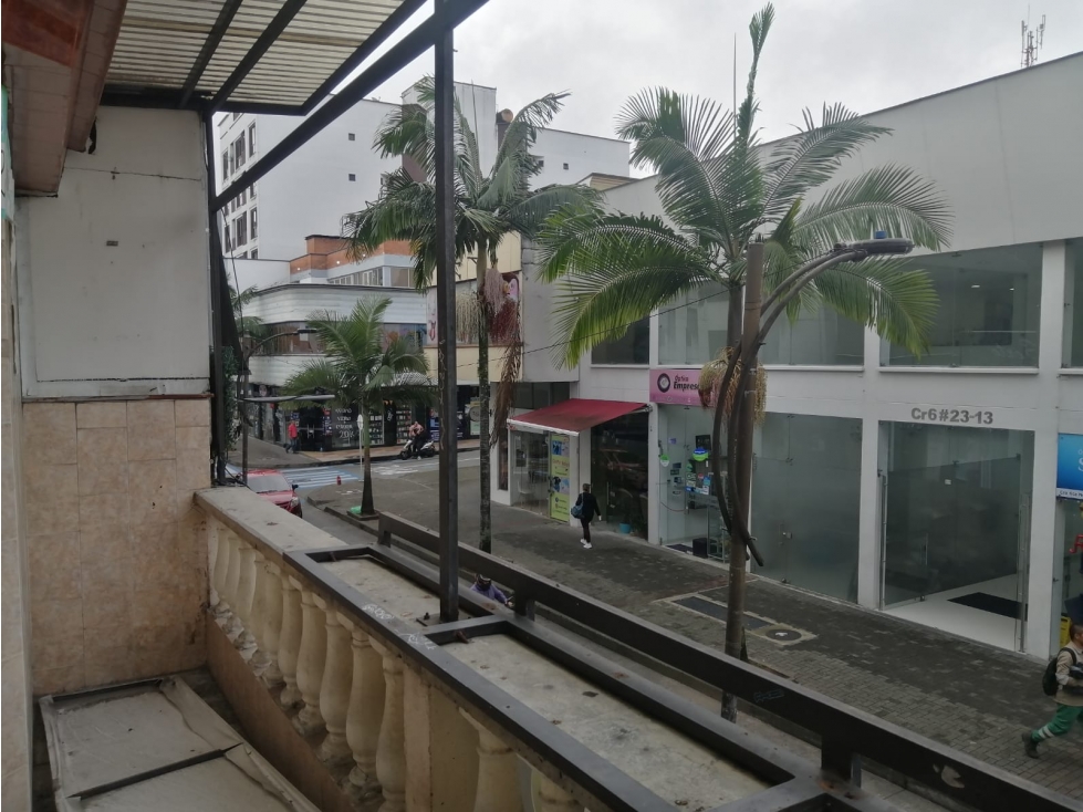¡Se arrienda local en el corazón del comercio pereirano! - 2