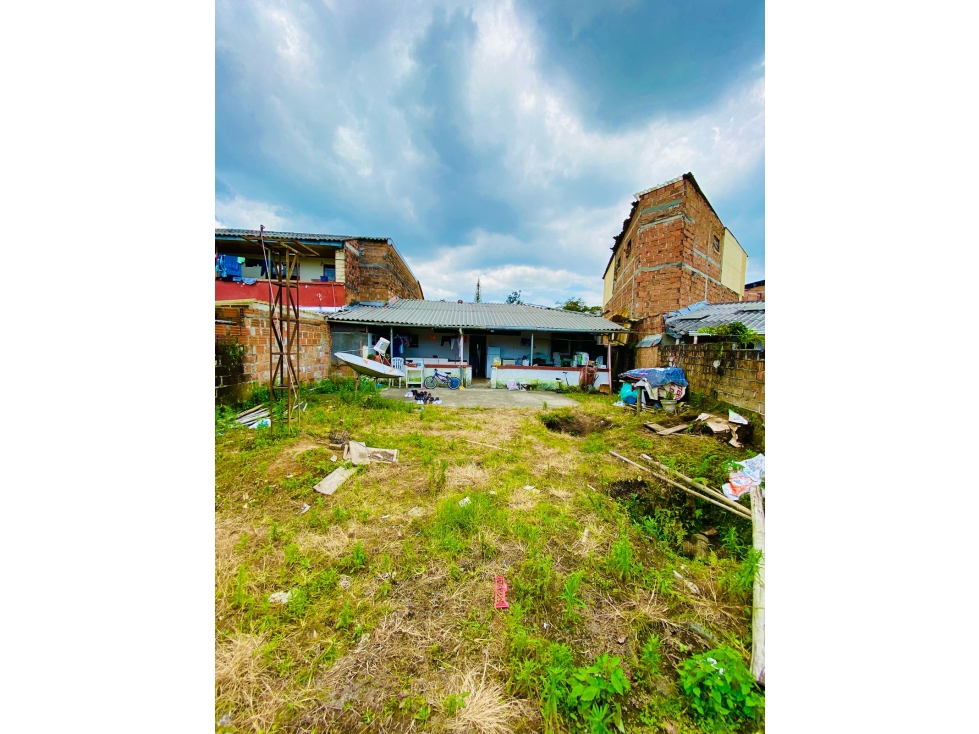 ¡Gran Oportunidad de InversiÃ³n! Casa Lote en venta — foto 2