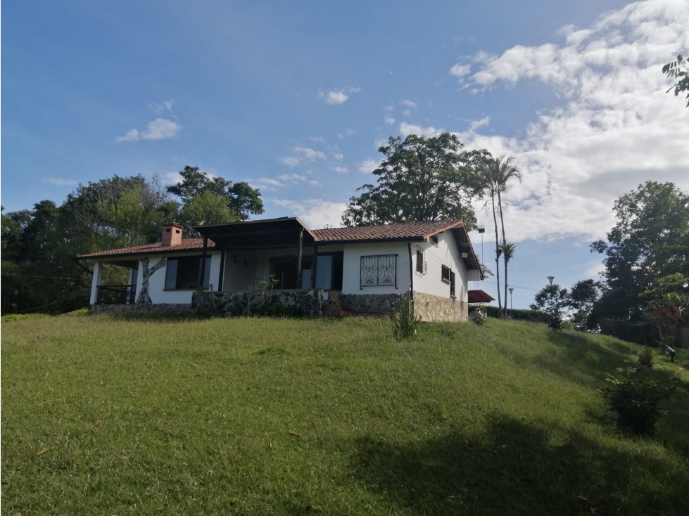 Venta de acogedora casa campestre en la vía Condina Pereira