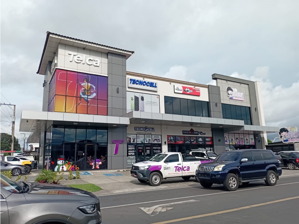 Locales en Plaza Telca, Calle F Sur y Av. 2da Oeste