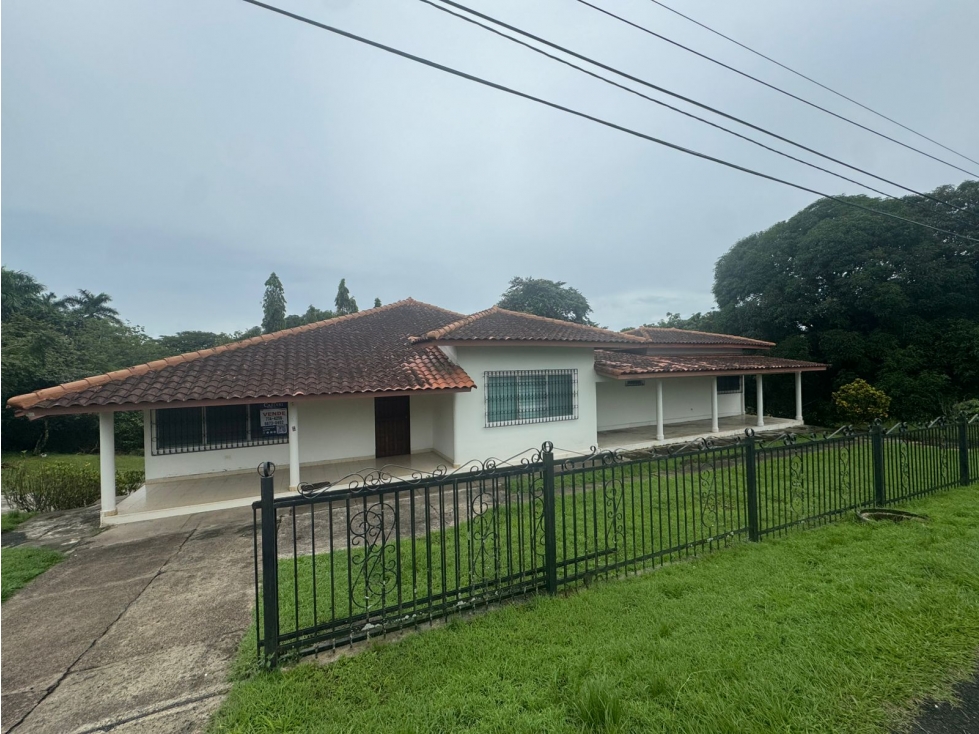 Casa Venta Calle 2da Frente al Centro de Salud Santiago Veraguas - 2