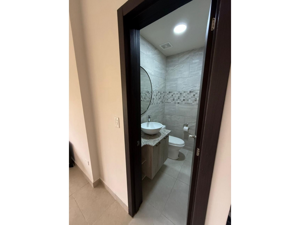 Apartamento Planta Baja Amoblado en Hacienda Los Molinos - 2