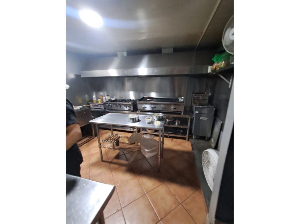 Excelente ubicación casa en esquina habilitada para restaurante — foto 4