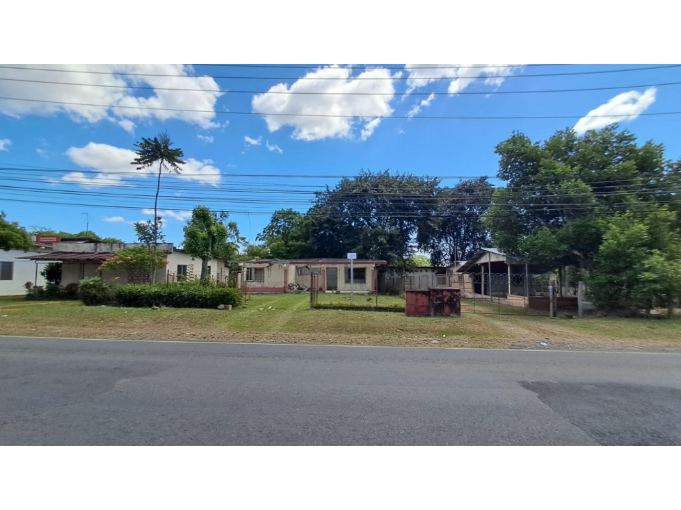 LOTE COMERCIAL EN VENTA EN AVENIDA FCO. CLARK - 1