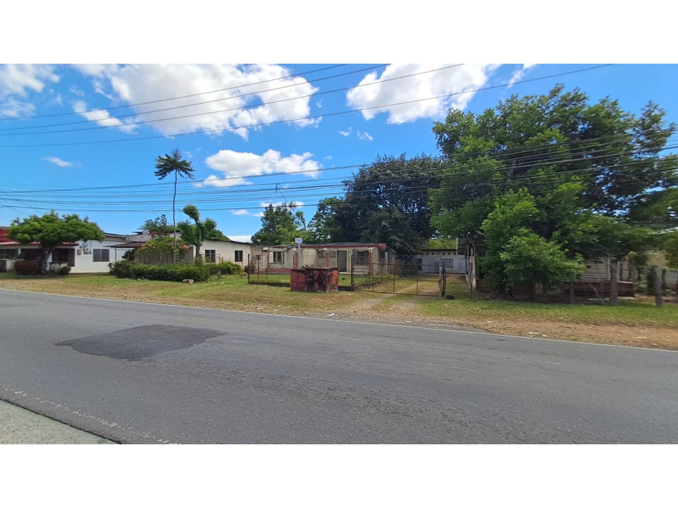LOTE COMERCIAL EN VENTA EN AVENIDA FCO. CLARK - 3