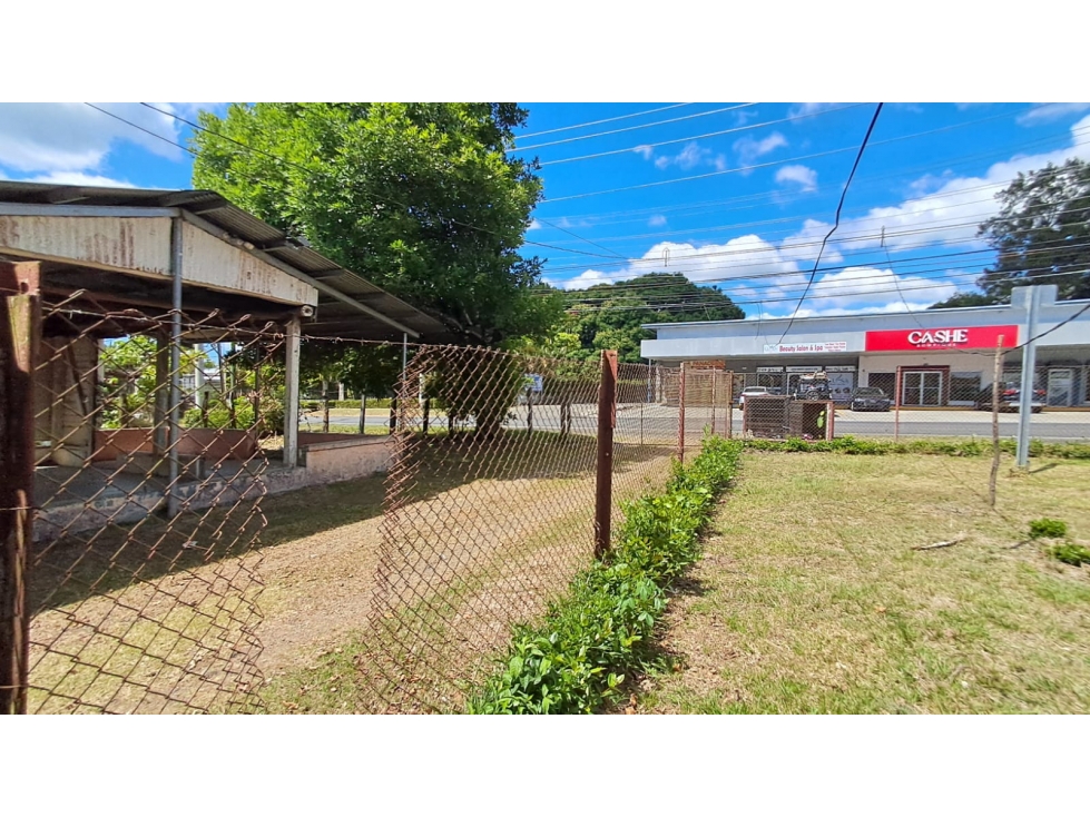 LOTE COMERCIAL EN VENTA EN AVENIDA FCO. CLARK - 4