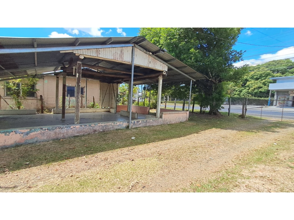 LOTE COMERCIAL EN VENTA EN AVENIDA FCO. CLARK - 5