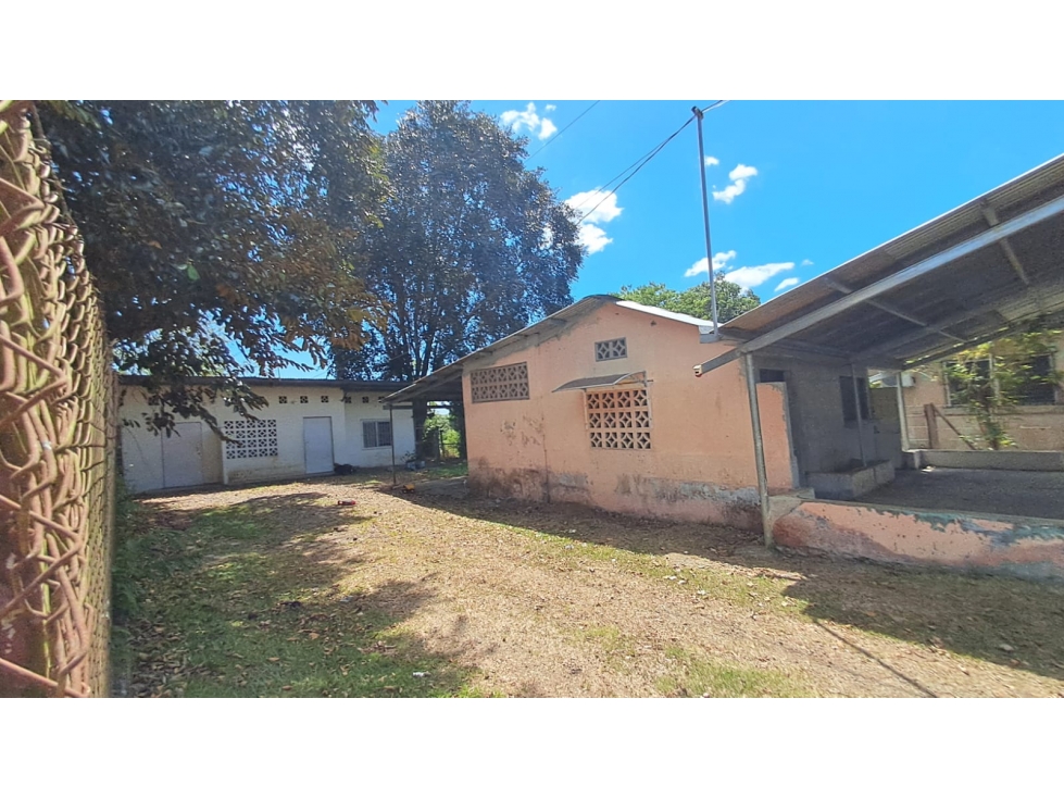 LOTE COMERCIAL EN VENTA EN AVENIDA FCO. CLARK - 6