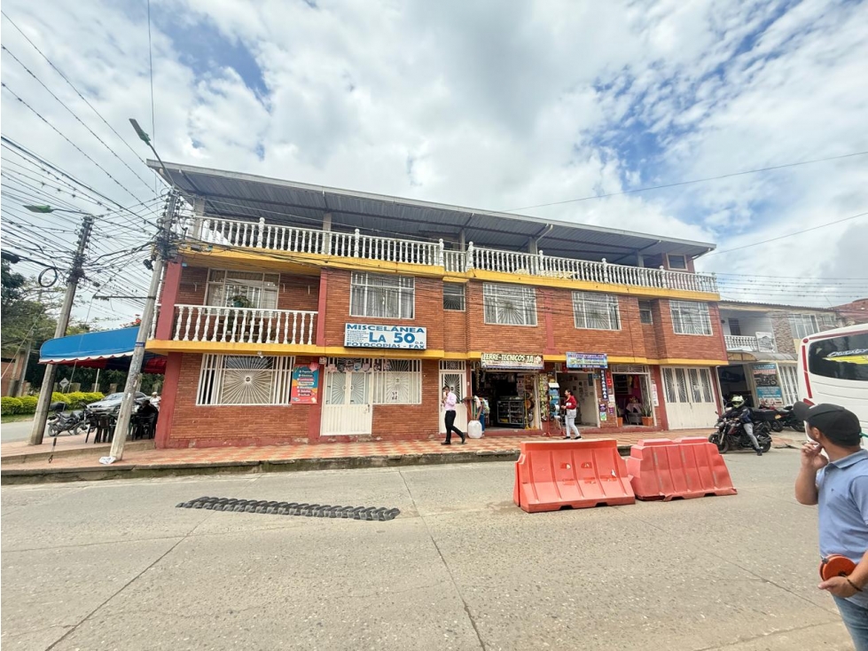 SE ARRIENDA LOCAL COMERCIAL # 2 BARRIO GRAN COLOMBIA - 1